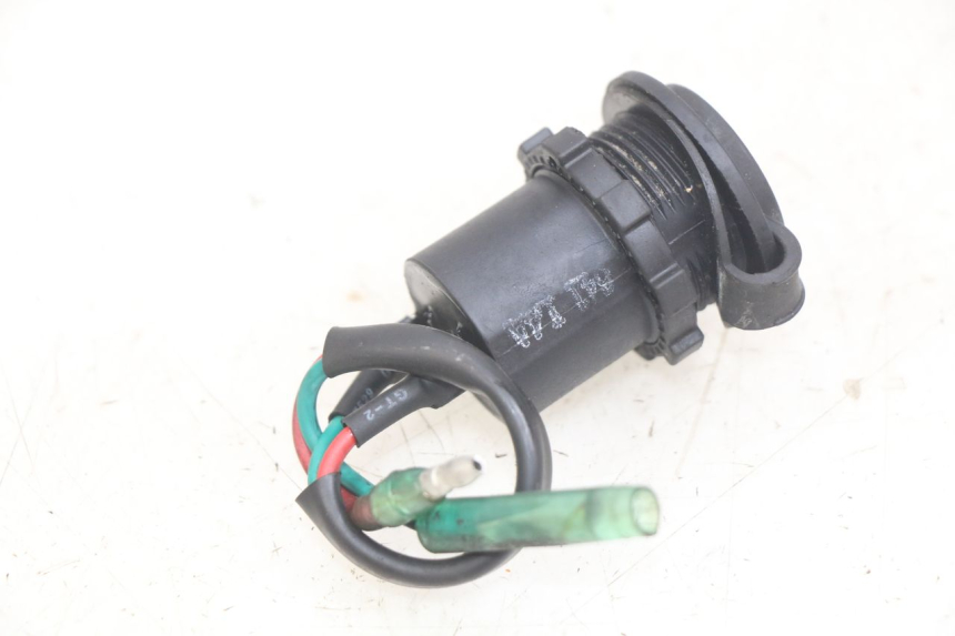 photo de CIGARETTE LIGHTER SOCKET SYM GTS EFI 125 (2012 - 2016) - Alternative perspective