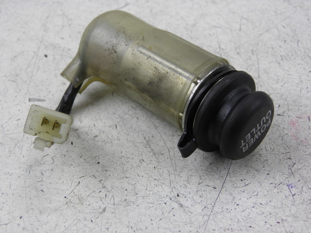 photo de CIGAR LIGHTER SOCKET HONDA FES S-WING SWING ABS 125 (2007 - 2015) - Zoom on usage condition