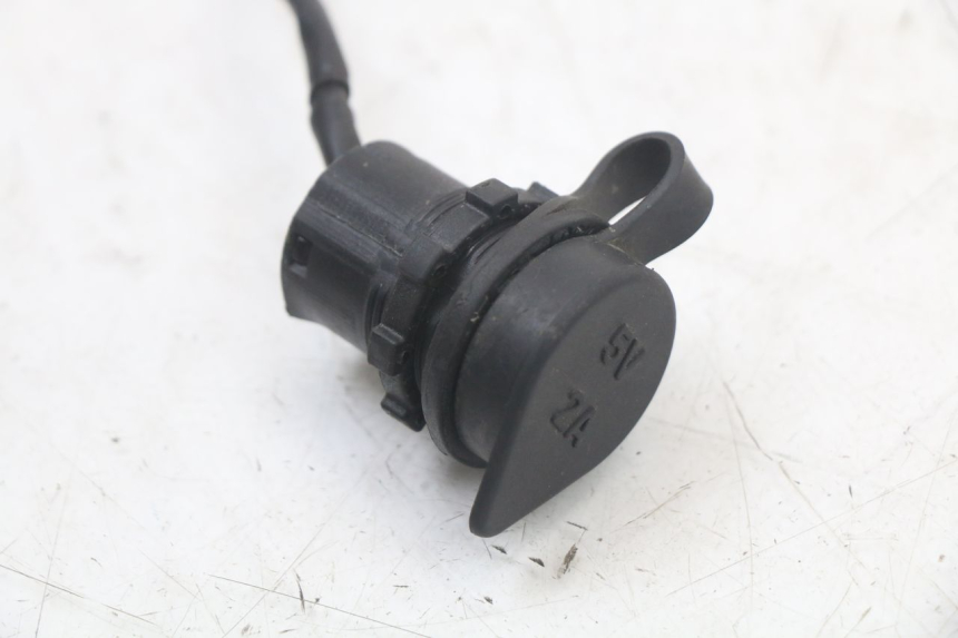 photo de CIGAR LIGHTER SOCKET MASAI SCRAMBLER SPORT 125 (2021 - 2025) - Zoom on usage condition