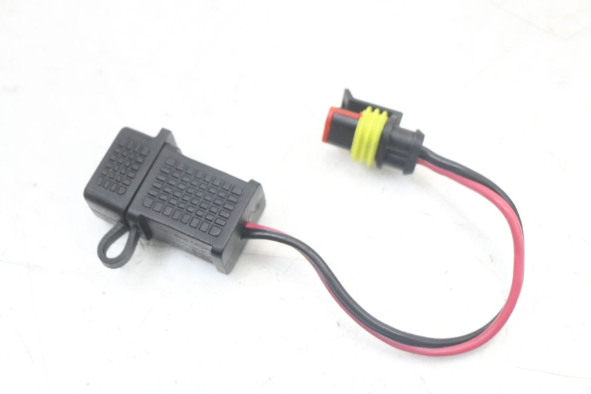 photo de CIGAR LIGHTER SOCKET PIAGGIO MP3 HPE 350 (2018 - 2020) - Alternative perspective