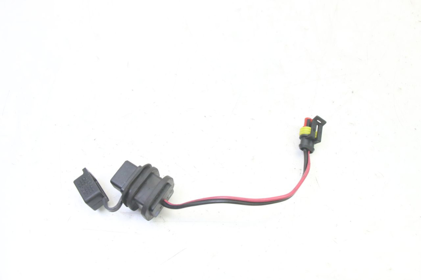 photo de CIGAR LIGHTER SOCKET PIAGGIO MP3 HPE 310 (2024 - 2025) - Alternative perspective