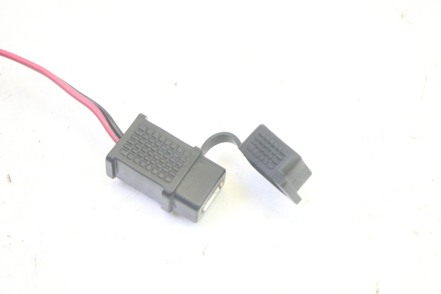 photo de CIGAR LIGHTER SOCKET PIAGGIO MP3 HPE 350 (2018 - 2020) - Component detail