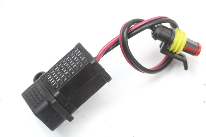 photo de CIGARETTE LIGHTER SOCKET PIAGGIO NEW TYPHOON 50 (2018 - 2021) - Zoom on usage condition