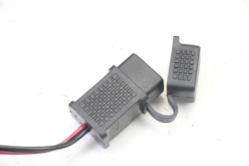 photo de CIGARETTE LIGHTER SOCKET PIAGGIO NEW TYPHOON 50 (2018 - 2021) - Alternative perspective