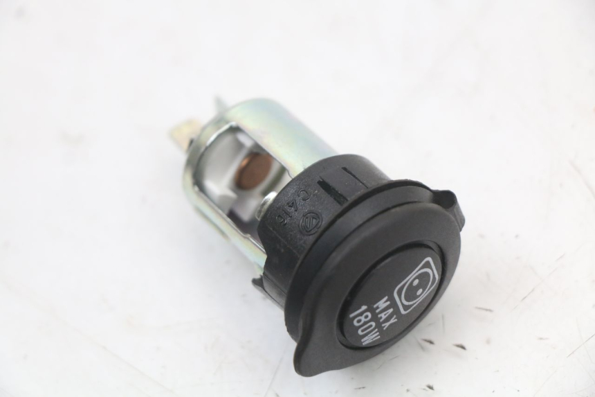 photo de CIGAR LIGHTER SOCKET MOTO GUZZI NORGE 8V GT 1200 (2011 - 2016) - Zoom on usage condition