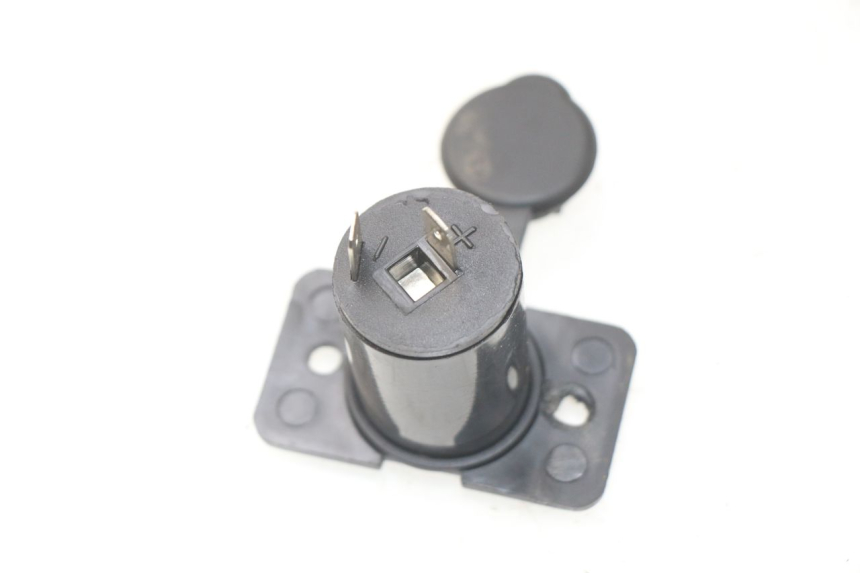 photo de CIGAR LIGHTER SOCKET SYM ORBIT 2 4T 50 (2008 - 2017) - Zoom on usage condition