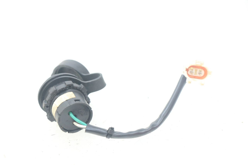 photo de CIGARETTE LIGHTER SOCKET SYM ORBIT III 3 4T 50 (2018 - 2021) - Zoom on usage condition