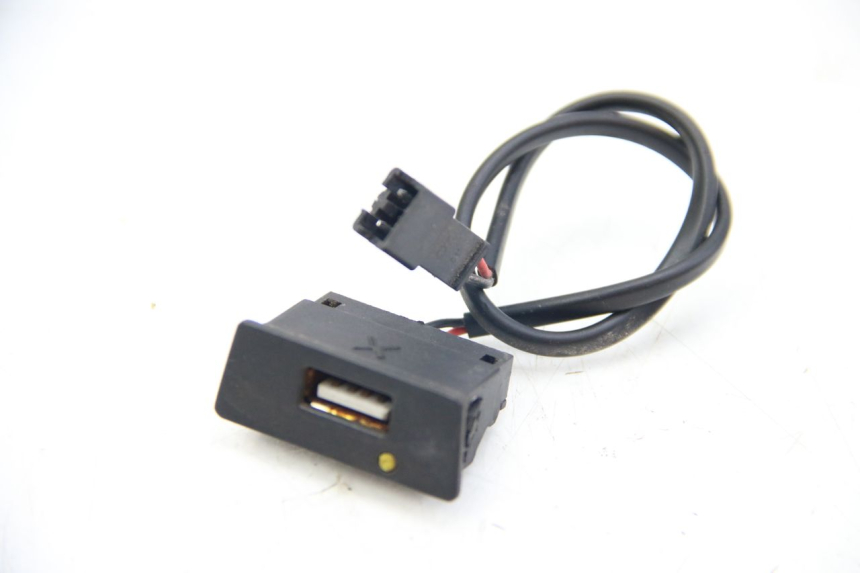 photo de CIGARETTE LIGHTER SOCKET RED ELECTRIC RED E PRO 1 (2017 - 2019) - Component detail