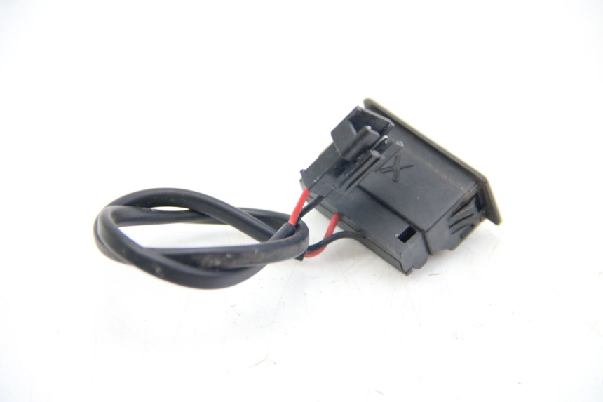 photo de CIGARETTE LIGHTER SOCKET RED ELECTRIC RED E PRO 1 (2017 - 2019) - Alternative perspective