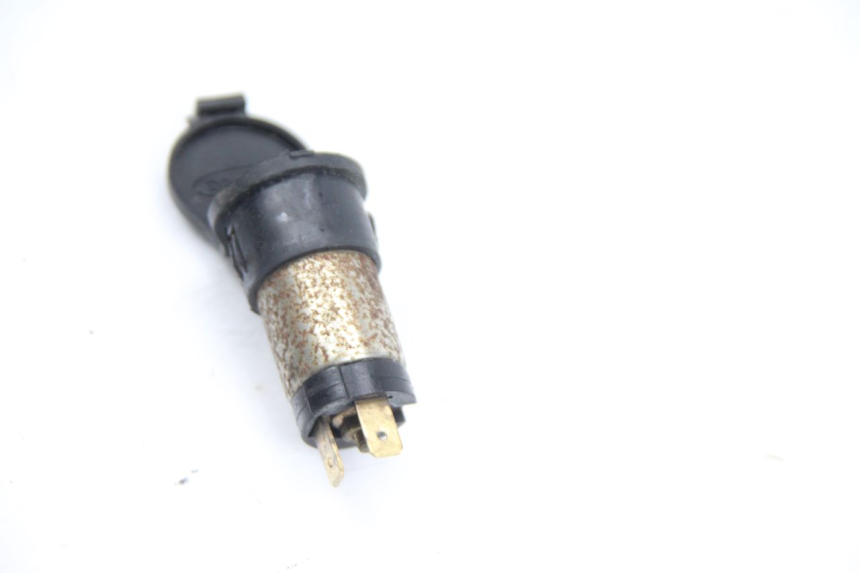 photo de CIGAR LIGHTER SOCKET DAELIM S2 125 (2006 - 2007) - Zoom on usage condition