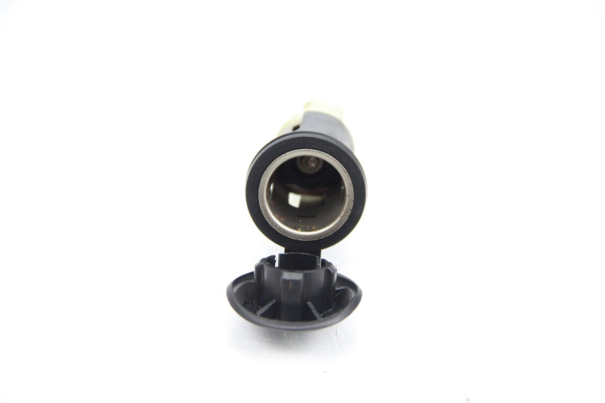 photo de CIGAR LIGHTER SOCKET PEUGEOT SATELIS 125 (2013 - 2018) - Alternative perspective