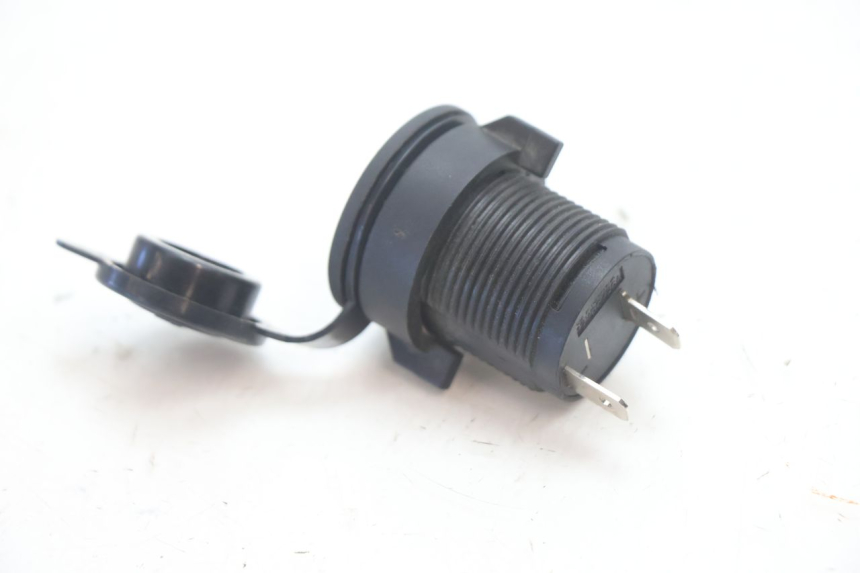 photo de CIGAR LIGHTER SOCKET CAN-AM SPYDER RS 1000 (2008 - 2012) - Alternative perspective