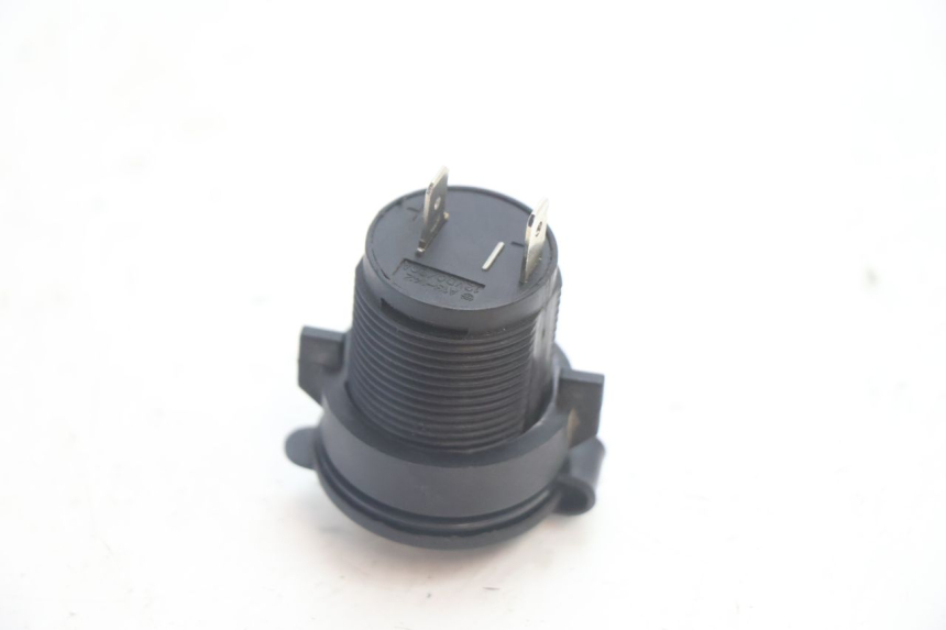 photo de CIGAR LIGHTER SOCKET CAN-AM SPYDER RS 1000 (2008 - 2012) - Technical close-up