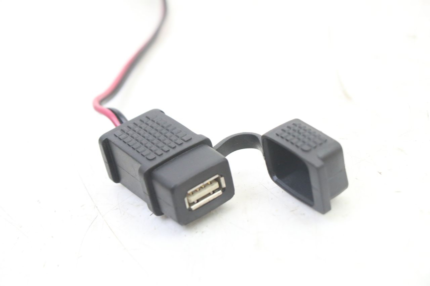 photo de CIGAR LIGHTER SOCKET APRILIA SR 2T 50 (2018 - 2022) - Zoom on usage condition