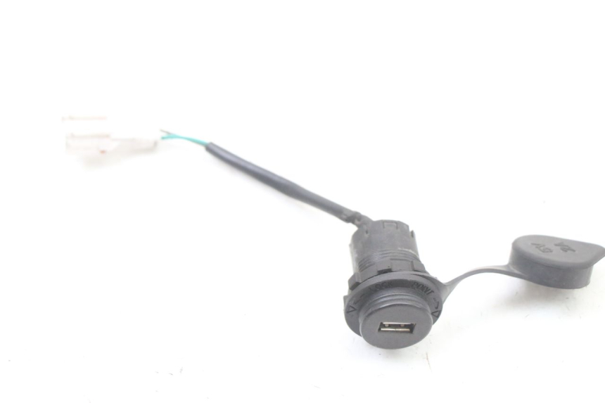 photo de CIGARETTE LIGHTER SOCKET SYM FIDDLE 3 III 125 (2014 - 2020) - Main view