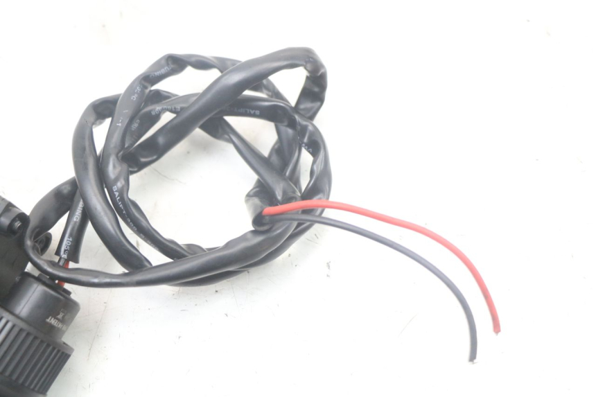 photo de CIGARETTE LIGHTER SOCKET KAWASAKI VERSYS ABS 650 (2015 - 2018) - Surface and material condition