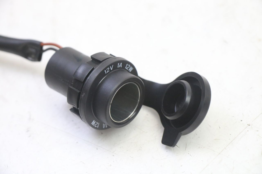 photo de CIGAR LIGHTER SOCKET YAMAHA XMAX X-MAX 125 (2021 - 2025) - Component detail