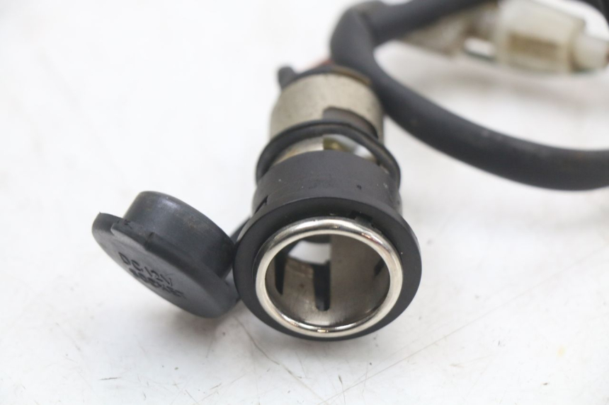 photo de Cigarette lighter socket KYMCO XCITING 250 (2006 - 2009) - Alternative perspective