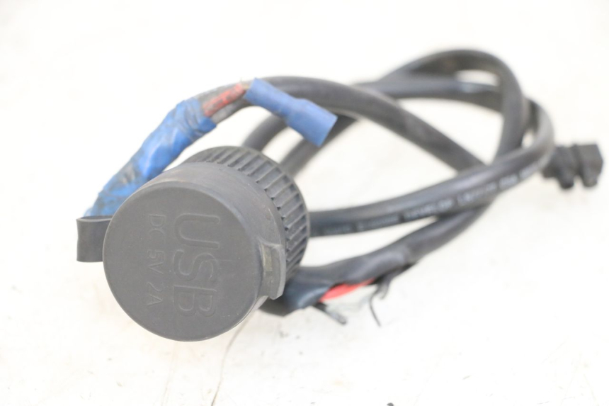 photo de CIGAR LIGHTER SOCKET PIAGGIO XEVO - X EVO 125 (2007 - 2017) - Component detail