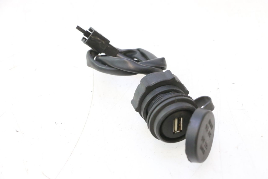 photo de USB SOCKET MASH BIBOP 2.0 50 (2021 - 2026) - Component detail