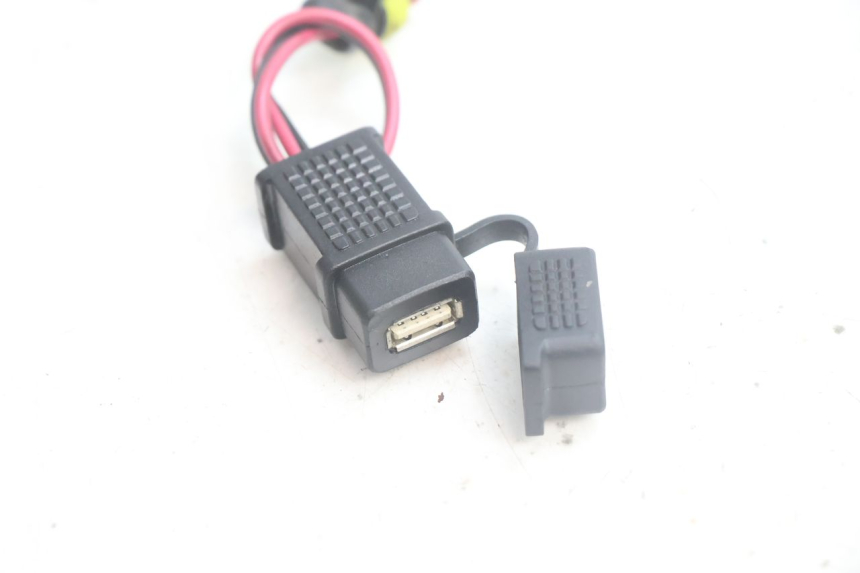 photo de USB SOCKET PIAGGIO NEW TYPHOON 50 (2018 - 2021) - Component detail