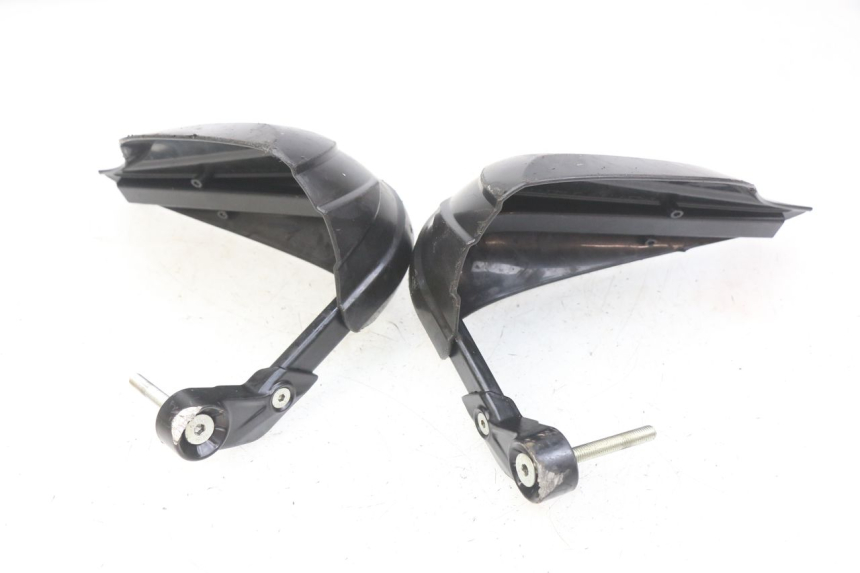 photo de HANDGUARDS HONDA CB R 1000 (2018 - 2023) - Additional view of the item