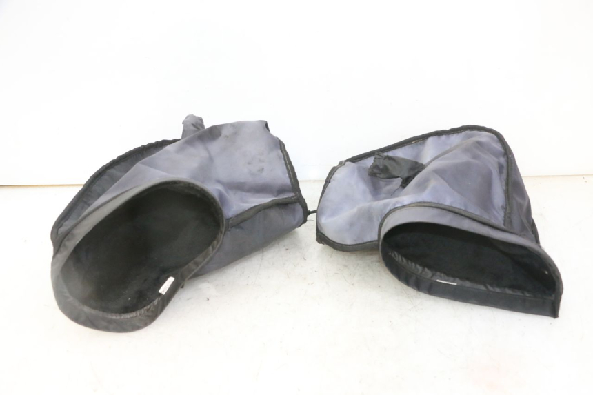 photo de HANDGUARDS PEUGEOT ELYSEO 125 (1999 - 2004) - Technical close-up