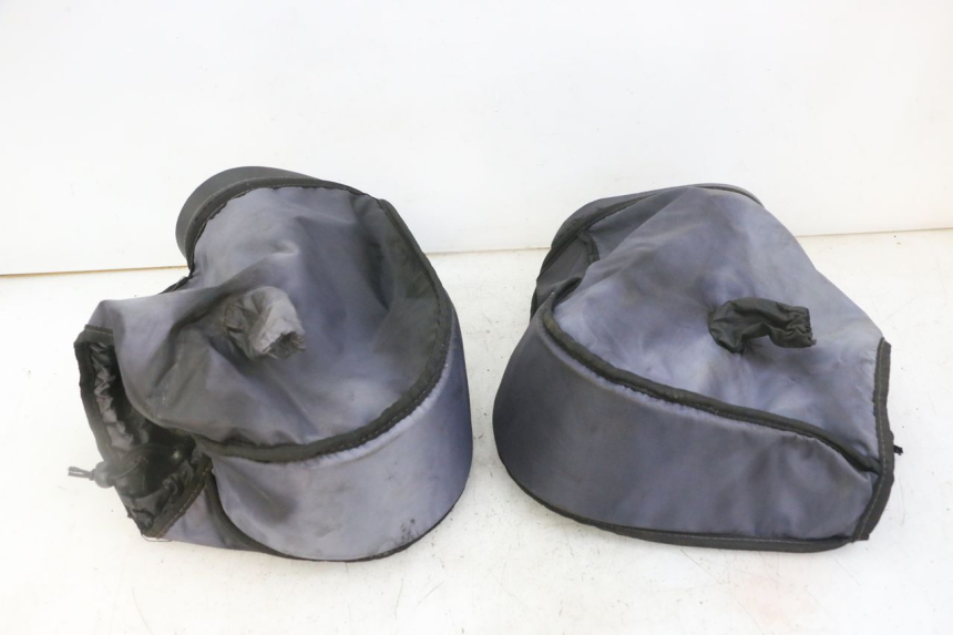 photo de HANDGUARDS PEUGEOT ELYSEO 125 (1999 - 2004) - Fixing points details