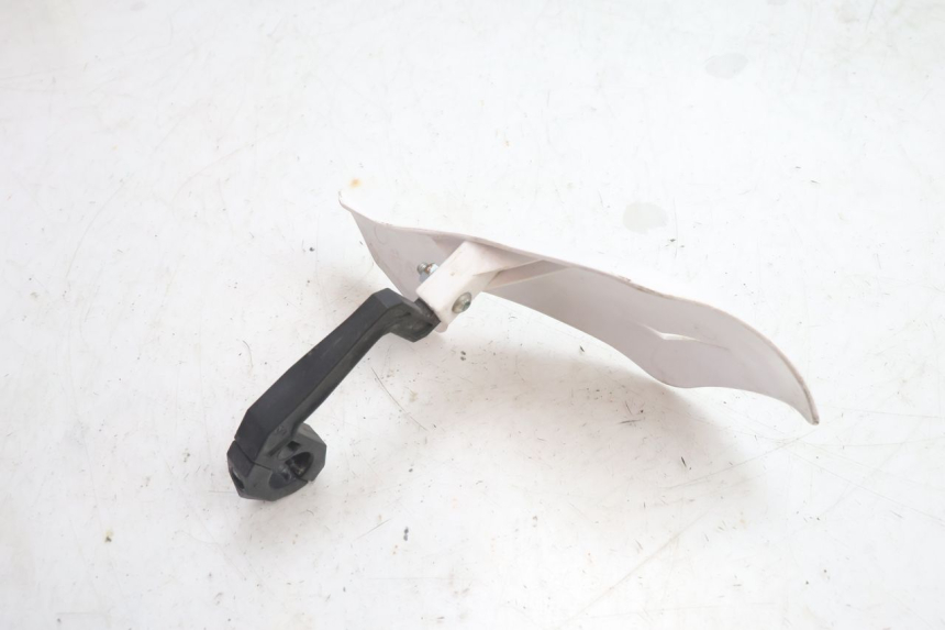 photo de LEFT HANDGUARDS RIEJU MRT PRO SUPERMOTARD 50 (2007 - 2018) - Alternative perspective