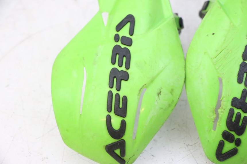 photo de HANDGUARDS KAWASAKI KX 65 (2000 - 2019) - Surface and material condition