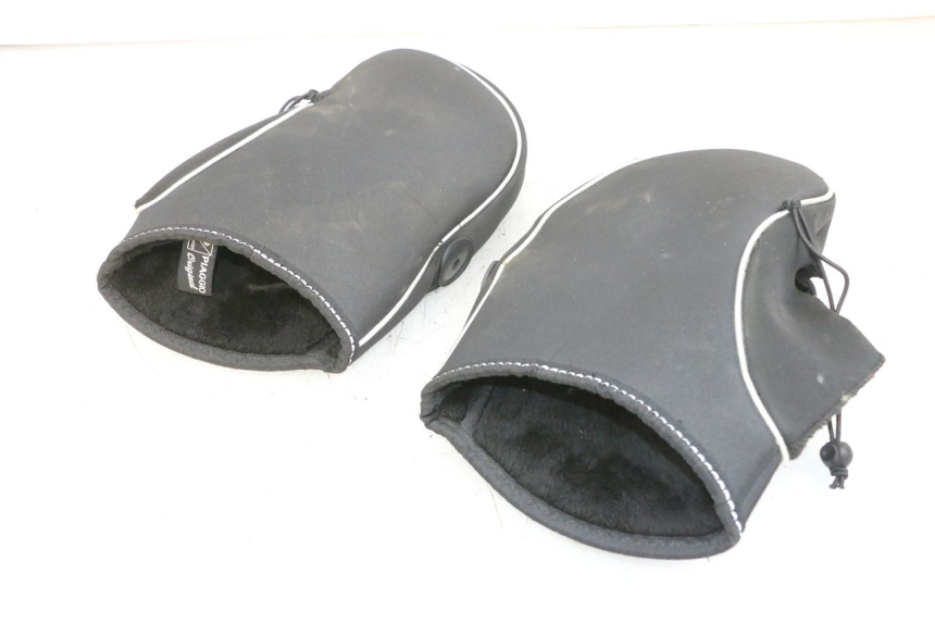 photo de HANDGUARDS PIAGGIO MP3 500 (2016 - 2018) - Surface and material condition