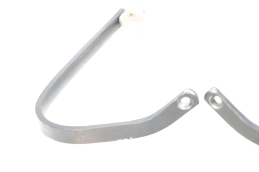 photo de HAND GUARDS YAMAHA XT X 660 (2004 - 2016) - Fixing points details