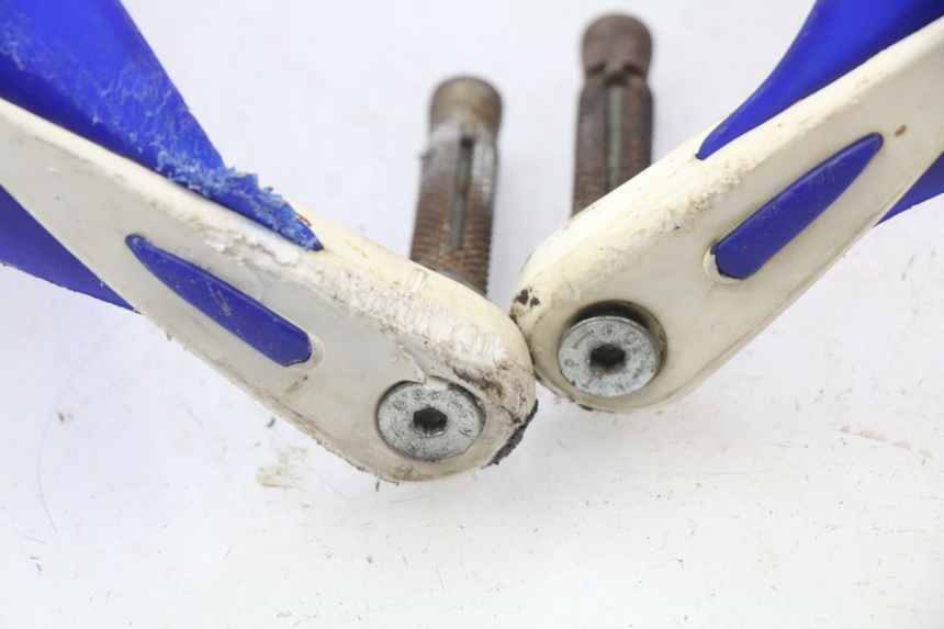 photo de HANDGUARDS YAMAHA YZ 80 (1998 - 2001) - Alternative perspective