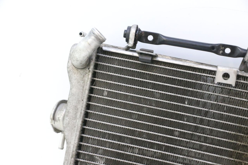 photo de COOLANT RADIATOR SUZUKI BURGMAN EXECUTIVE ABS 650 (2006 - 2012) - Surface and material condition