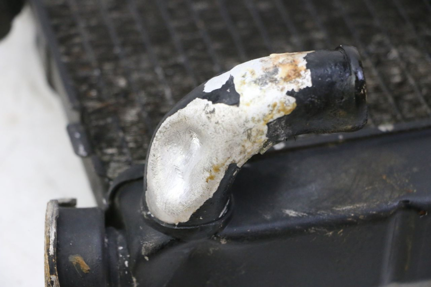 photo de COOLANT RADIATOR HONDA CBR RR FIREBLADE 900 (1992 - 1994) - Distinctive features