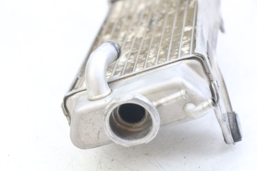 photo de RIGHT RADIATOR HONDA CRF CR-F 450 (2009 - 2012) - Alternative perspective
