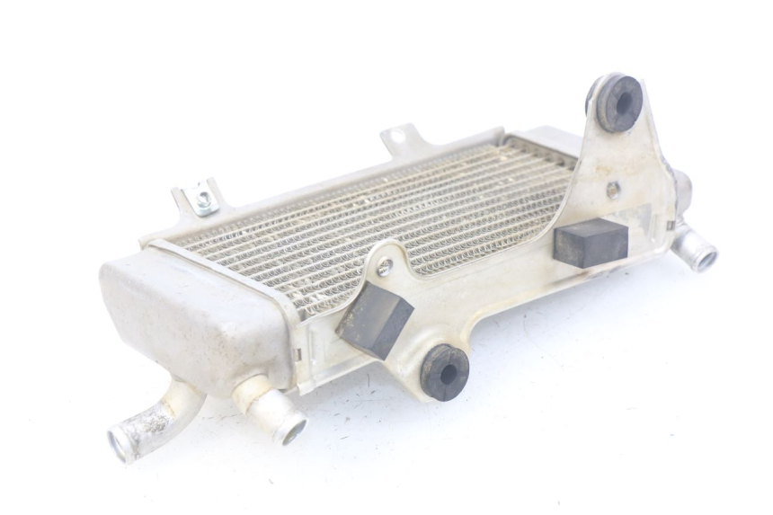 photo de RIGHT RADIATOR HONDA CRF 250 (2010 - 2013) - Technical close-up