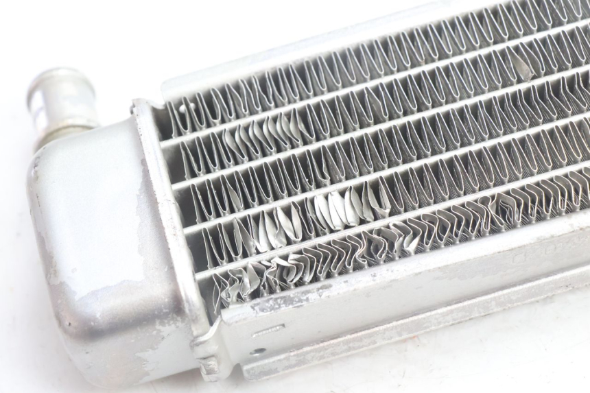 photo de RIGHT COOLANT RADIATOR PEUGEOT LUDIX BLASTER 50 (2006 - 2014) - Fixing points details