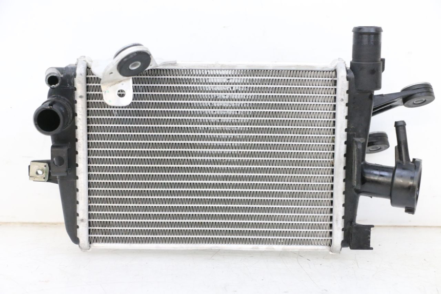 photo de RIGHT COOLANT RADIATOR BMW R GS 1250 (2021 - 2024) - Distinctive features