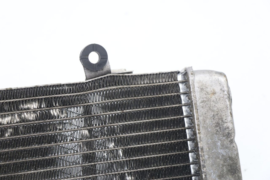 photo de RIGHT COOLANT RADIATOR HONDA VTR F FIRESTORM 1000 (1997 - 2001) - Fixing points details