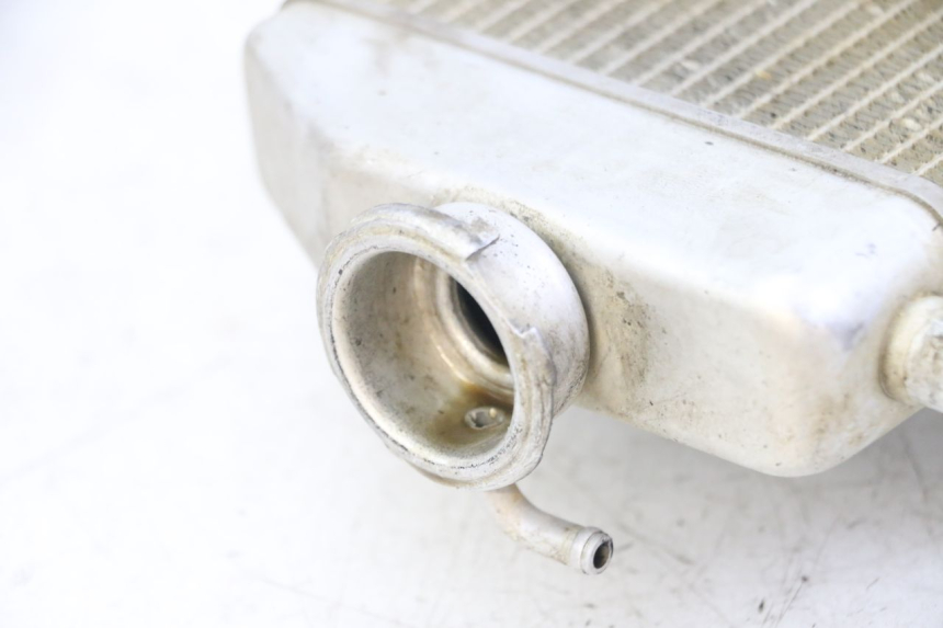 photo de RIGHT COOLANT RADIATOR YAMAHA YZ-F YZF 250 (2007 - 2013) - Surface and material condition