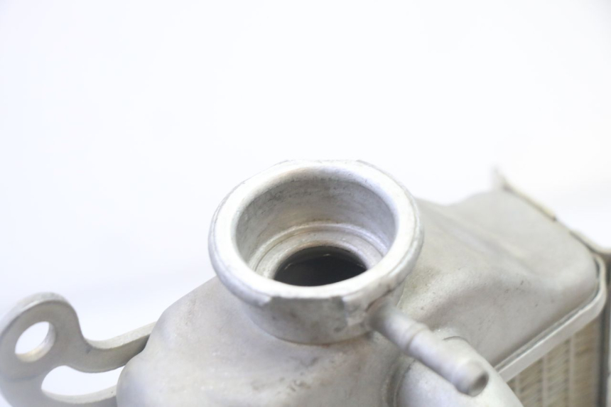 photo de RIGHT COOLANT RADIATOR YAMAHA YZ-F YZF 250 (2014 - 2018) - Fixing points details
