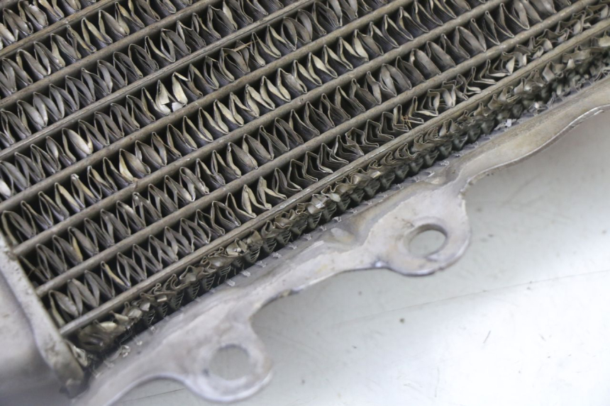 photo de RIGHT COOLANT RADIATOR YAMAHA YZ 125 (1998 - 2005) - Alternative perspective