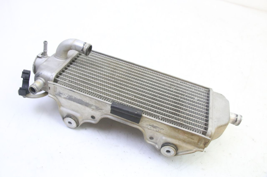 photo de RIGHT COOLANT RADIATOR YAMAHA YZF YZ-F 450 (2014 - 2016) - Fixing points details