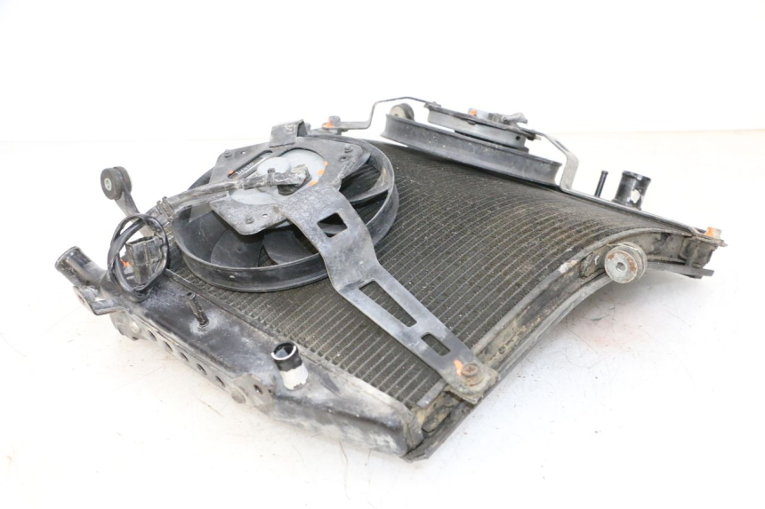 photo de RADIATOR YAMAHA FJR ABS 1300 (2006 - 2012) - Surface and material condition