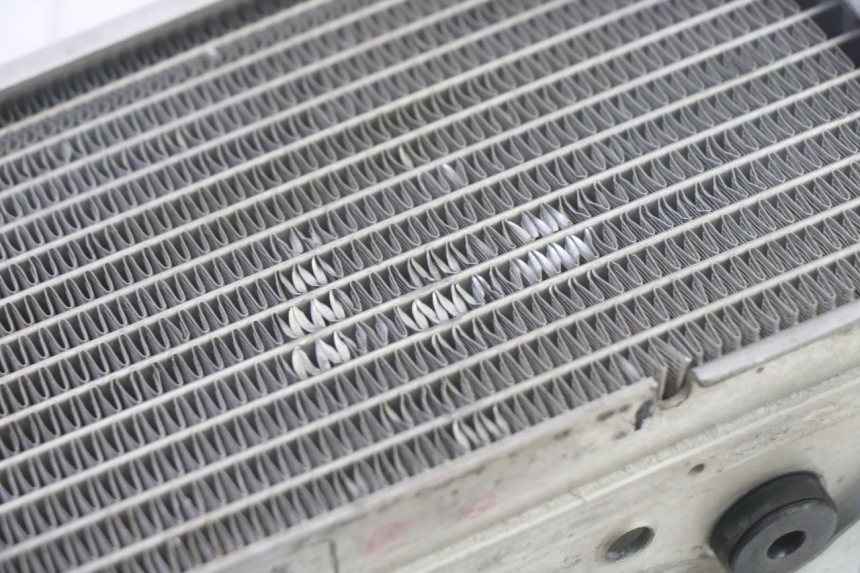photo de LEFT COOLANT RADIATOR KAWASAKI KXF KX-F 250 (2017 - 2019) - Technical close-up