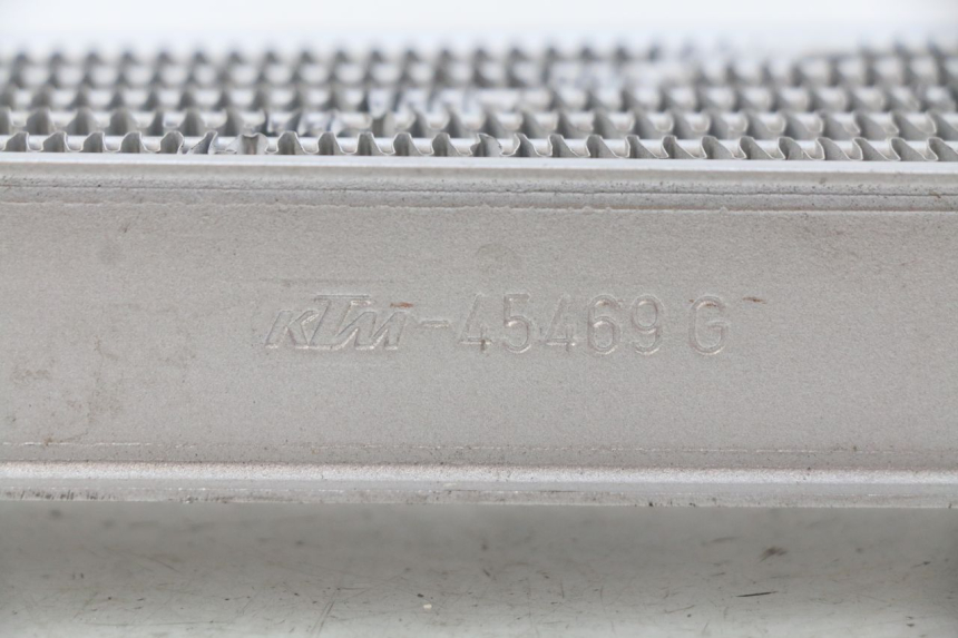 photo de LEFT COOLANT RADIATOR PEUGEOT LUDIX BLASTER 50 (2006 - 2014) - Alternative perspective