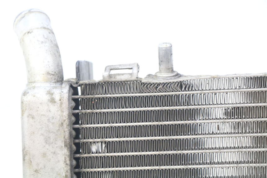 photo de LEFT RADIATOR HONDA VFR FI RC46 800 (1998 - 2001) - Distinctive features