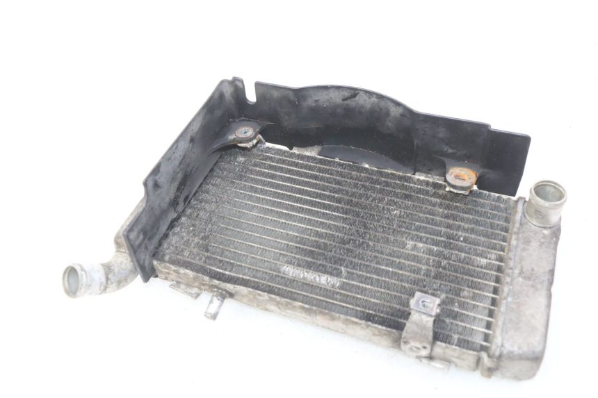 photo de LEFT RADIATOR HONDA VFR FI RC46 800 (1998 - 2001) - Technical close-up