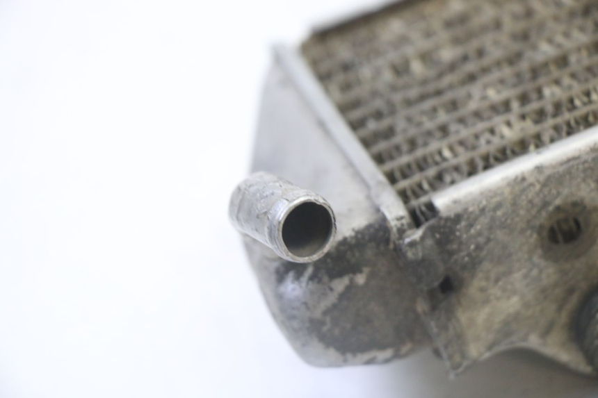 photo de LEFT COOLANT RADIATOR YAMAHA YZ 125 (1998 - 2005) - Fixing points details